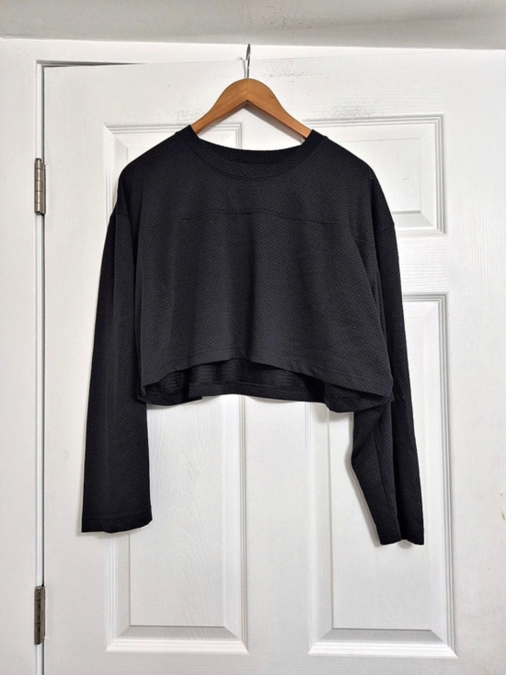 TNA Perforated Cropped Long Sleeve in Black Medium